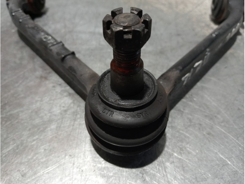 Recambio de brazo suspension superior delantero derecho para ssangyong rexton w limited 4wd referencia OEM IAM   