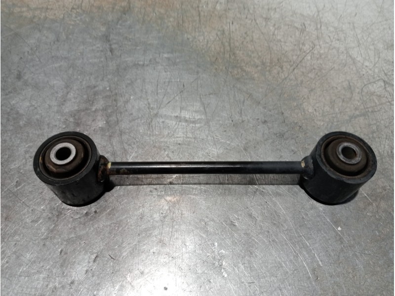 Recambio de tirante trasero derecho para ssangyong rexton w limited 4wd referencia OEM IAM   