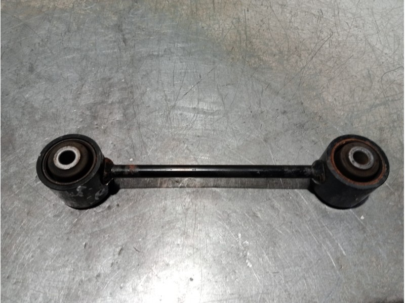 Recambio de tirante trasero derecho para ssangyong rexton w limited 4wd referencia OEM IAM   