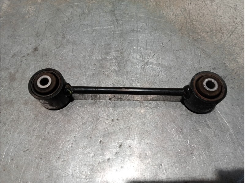Recambio de tirante trasero izquierdo para ssangyong rexton w limited 4wd referencia OEM IAM   