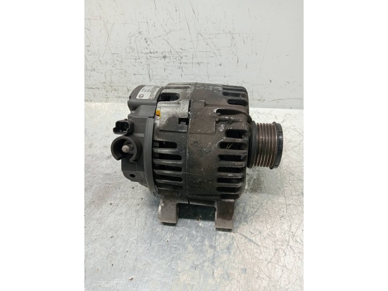 Recambio de alternador para peugeot 807 sr pack referencia OEM IAM 8EL738144001  