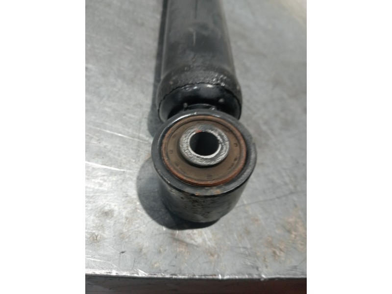 Recambio de amortiguador trasero para ssangyong rexton w limited 4wd referencia OEM IAM   