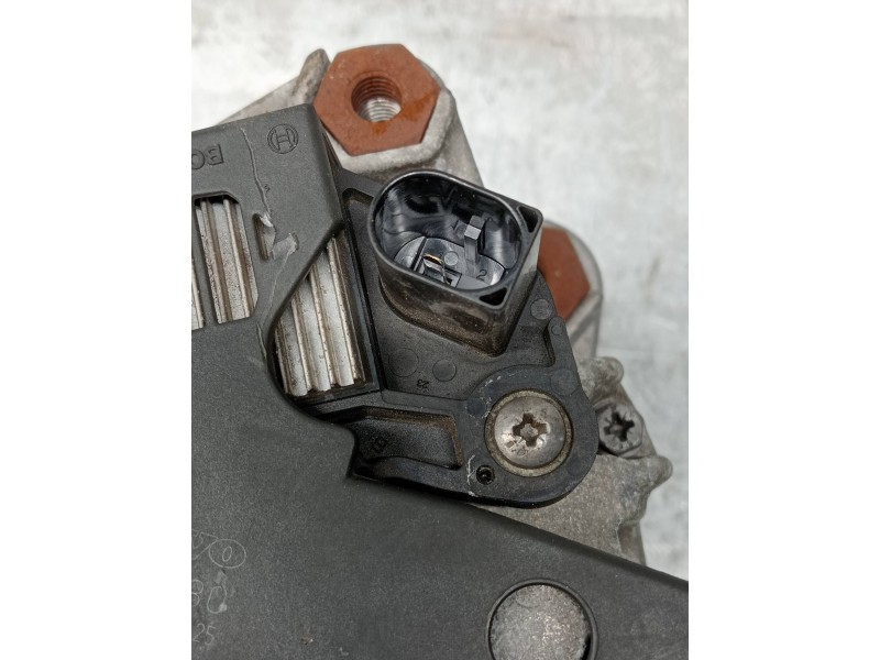 Recambio de alternador para volvo xc60 kinetic 2wd referencia OEM IAM 0125812009 30659580 