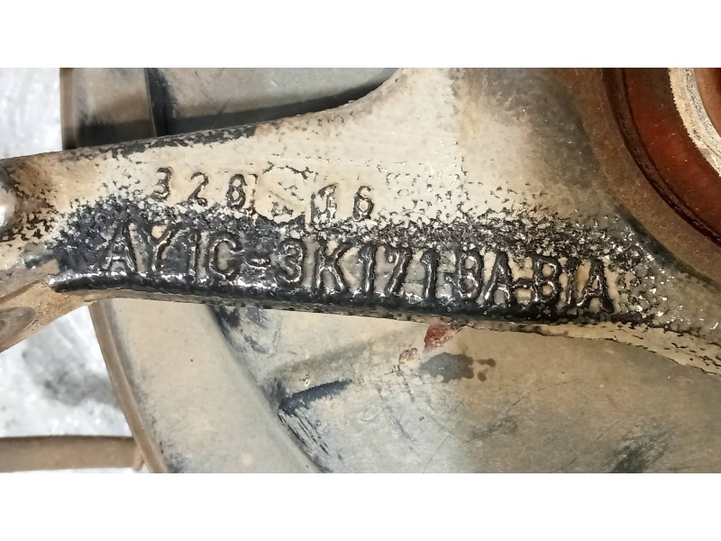 Recambio de mangueta delantera izquierda para ford fiesta (ccn) 1.25 16v cat referencia OEM IAM AY1C3K171BA  