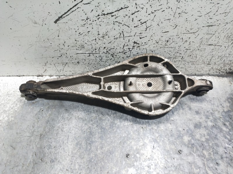 Recambio de brazo suspension inferior trasero derecho para volvo v60 kombi momentum referencia OEM IAM 31317602  