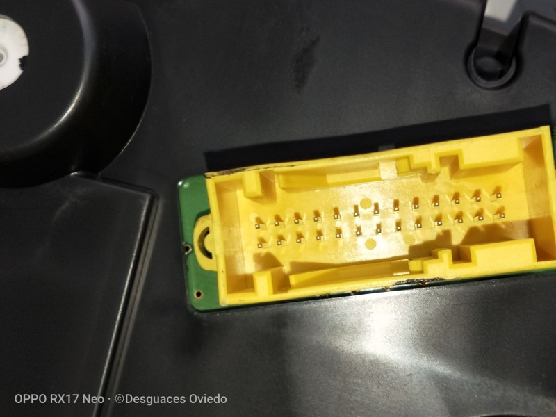 Recambio de cuadro instrumentos para peugeot 308 confort referencia OEM IAM 9666642180  