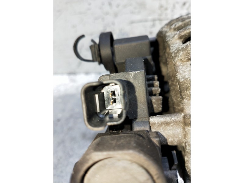 Recambio de alternador para citroen c4 berlina vtr plus referencia OEM IAM 9646321880 0124525035 