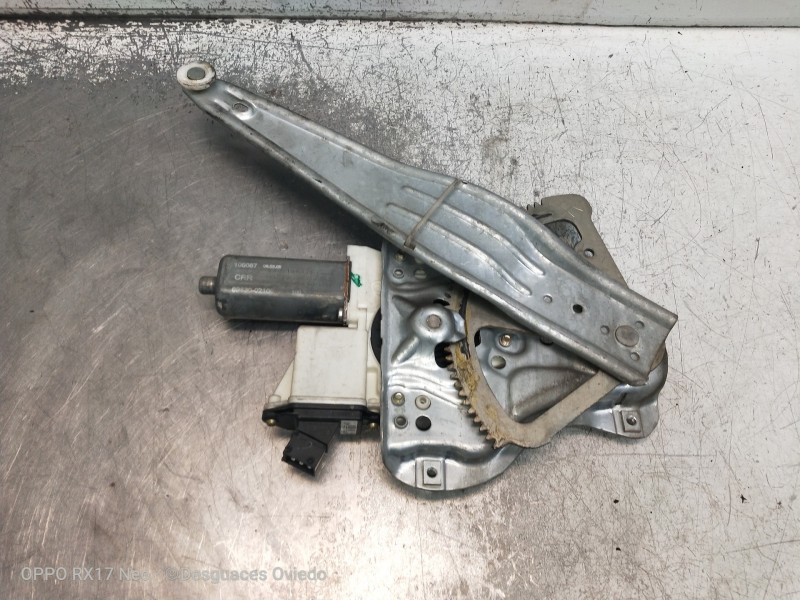 Recambio de elevalunas trasero derecho para toyota corolla (e12) 2.0 d-cat referencia OEM IAM 6988008100 0130822031 5P