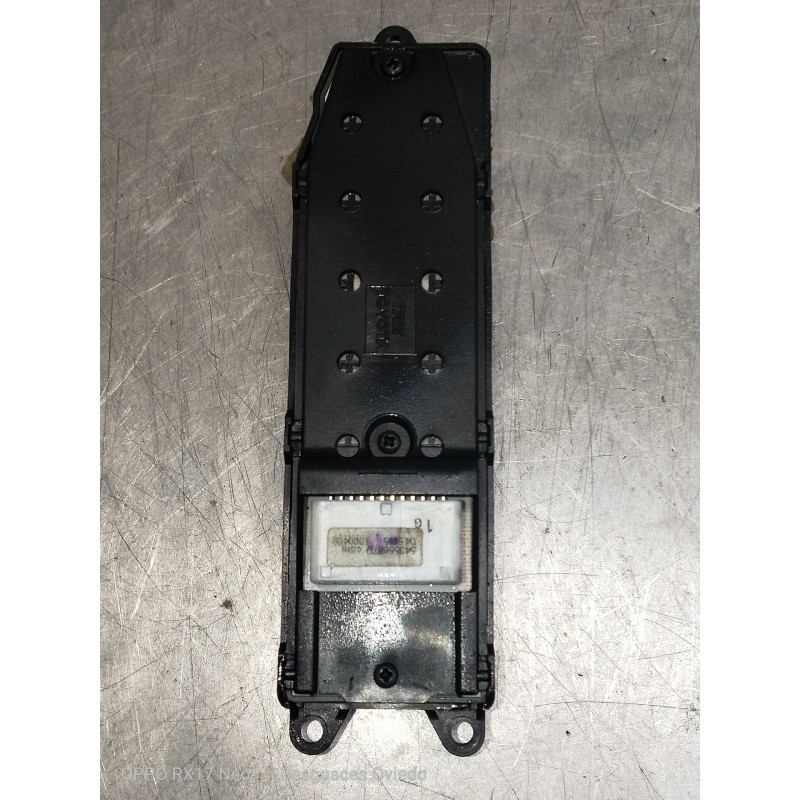 Recambio de mando elevalunas delantero izquierdo para toyota corolla (e12) 2.0 d-cat referencia OEM IAM 37073C26A05 84820 5P