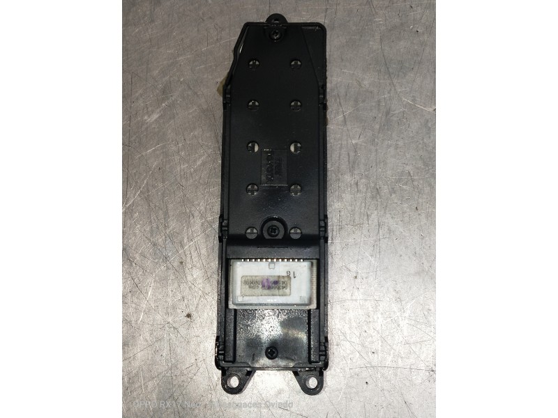 Recambio de mando elevalunas delantero izquierdo para toyota corolla (e12) 2.0 d-cat referencia OEM IAM 37073C26A05 84820 5P