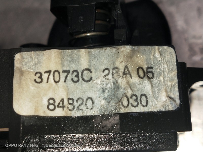 Recambio de mando elevalunas delantero izquierdo para toyota corolla (e12) 2.0 d-cat referencia OEM IAM 37073C26A05 84820 5P