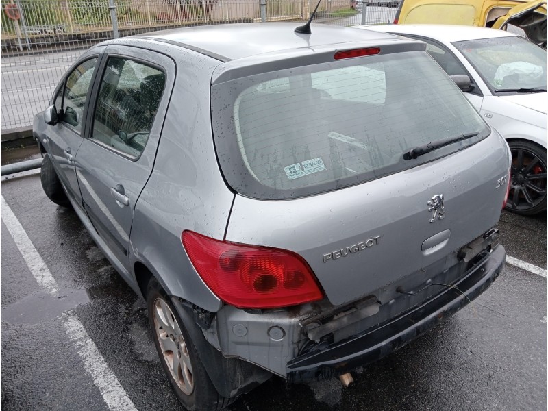 peugeot 307 berlina (s2) del año 2005