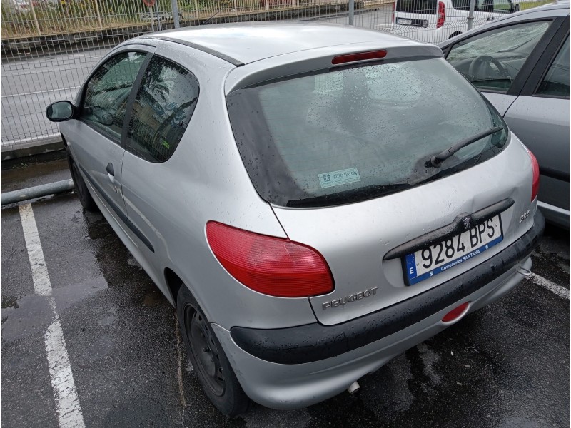 peugeot 206 berlina del año 2001
