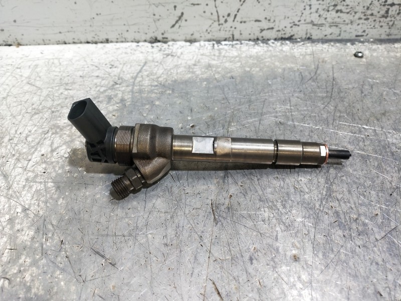 Recambio de inyector para bmw serie 5 lim. (f10) 530d xdrive referencia OEM IAM 0445110382 781070202 