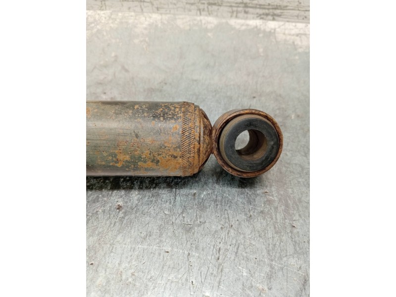 Recambio de amortiguador trasero derecho para suzuki samurai sj 413 (sj) 1.3 cat referencia OEM IAM 41700B70A00  