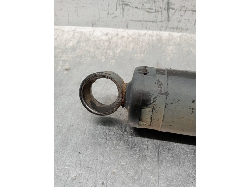 Recambio de amortiguador trasero izquierdo para suzuki samurai sj 413 (sj) 1.3 cat referencia OEM IAM 41700B70A00  
