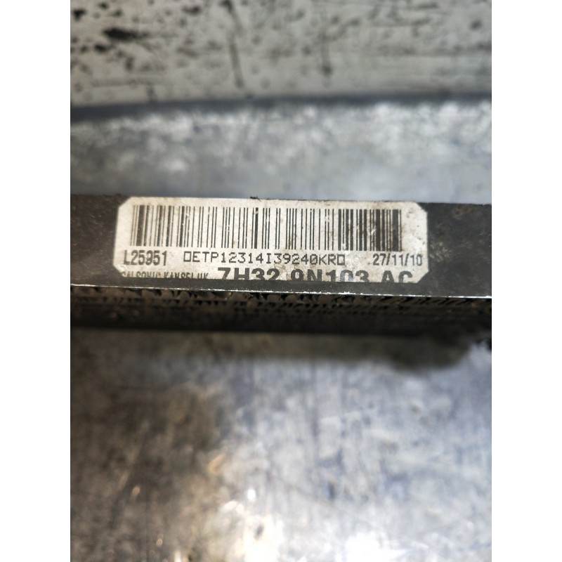 Recambio de radiador aceite para land rover range rover sport v6 td s referencia OEM IAM 7H329N103AC  