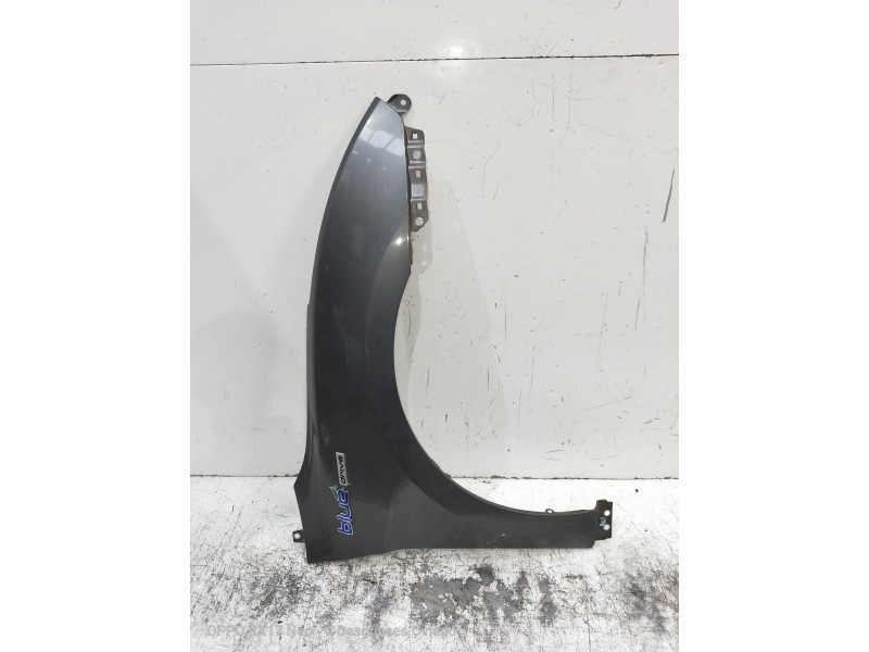 Recambio de aleta delantera derecha para hyundai i40 style blue referencia OEM IAM   