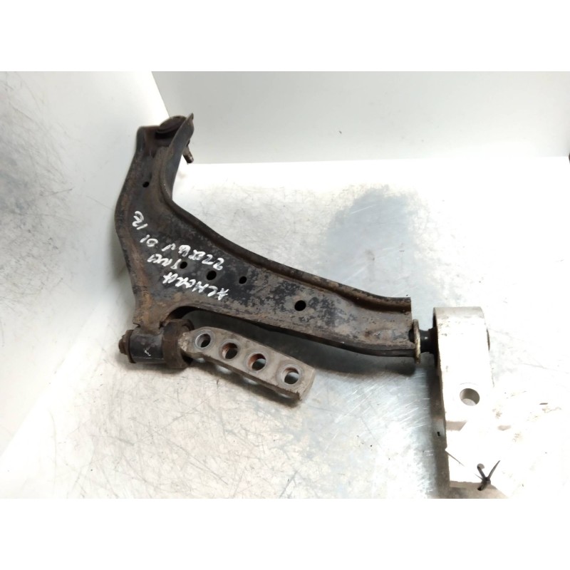 Recambio de brazo suspension inferior delantero izquierdo para nissan almera tino (v10m) 2.2 dci diesel cat referencia OEM IAM  