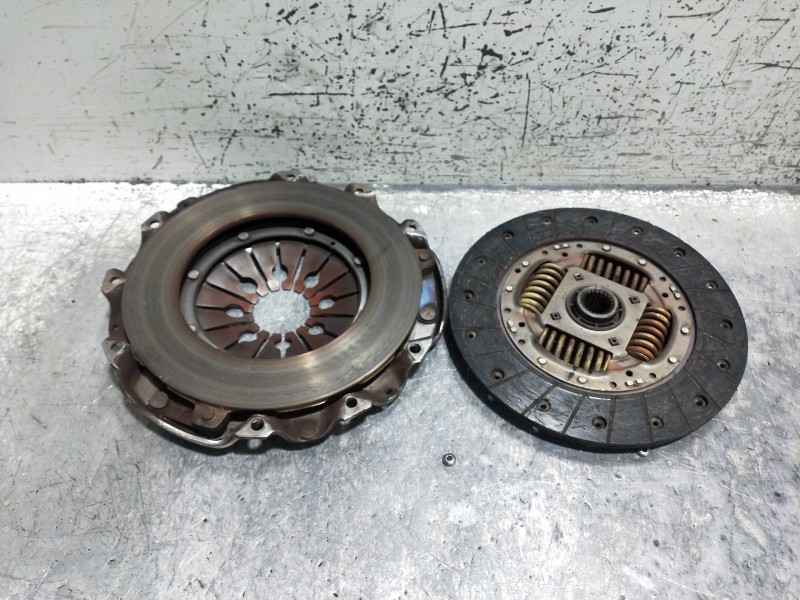 Recambio de kit embrague para renault trafic combi (ab 4.01) 29 ln combi9 acristalado referencia OEM IAM   