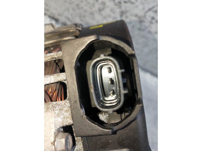Recambio de alternador para hyundai i40 style blue referencia OEM IAM 373002A805 2621365 