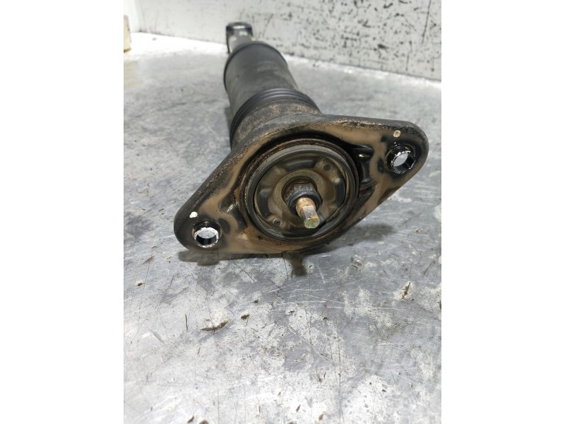 Recambio de amortiguador trasero derecho para hyundai i40 style blue referencia OEM IAM 553113Z510  