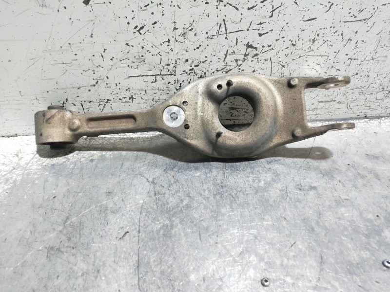 Recambio de brazo suspension inferior trasero derecho para hyundai i40 style blue referencia OEM IAM   