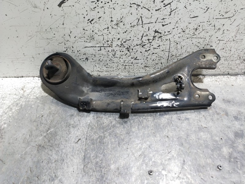 Recambio de brazo suspension inferior trasero derecho para hyundai i40 style blue referencia OEM IAM   