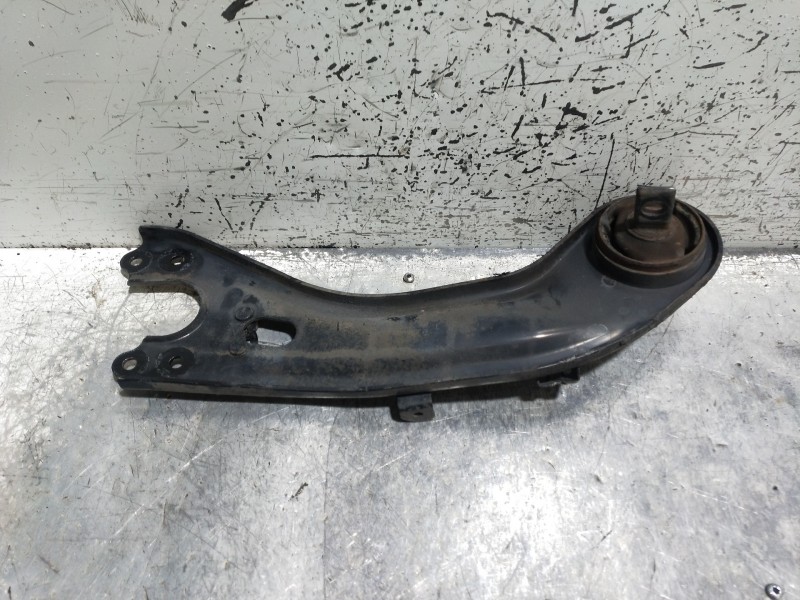 Recambio de brazo suspension inferior trasero derecho para hyundai i40 style blue referencia OEM IAM   