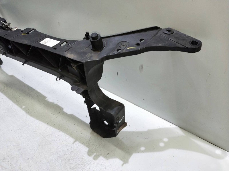 Recambio de panel frontal para renault clio iii 1.4 16v referencia OEM IAM   