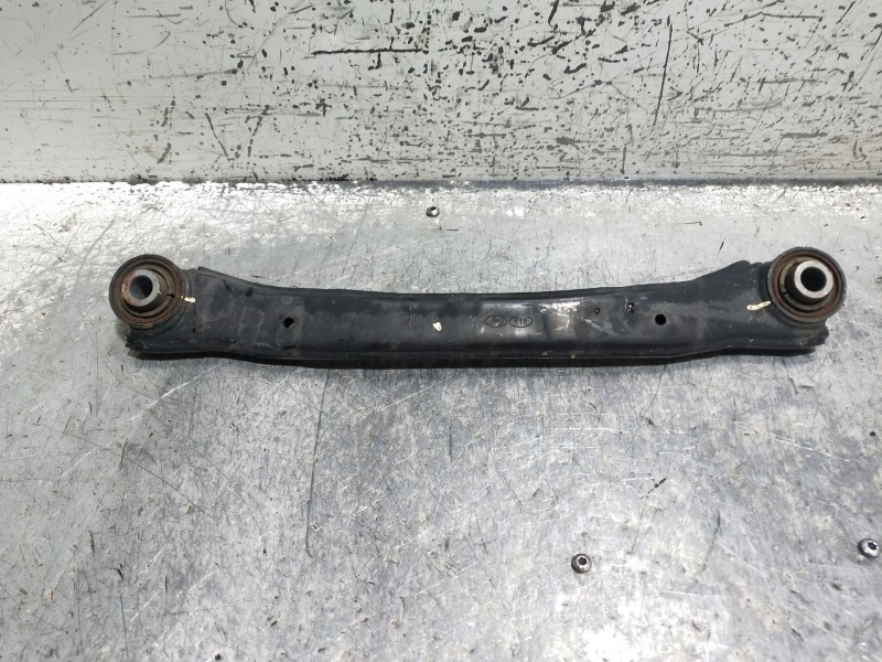 Recambio de brazo suspension superior trasero izquierdo para hyundai i40 style blue referencia OEM IAM   