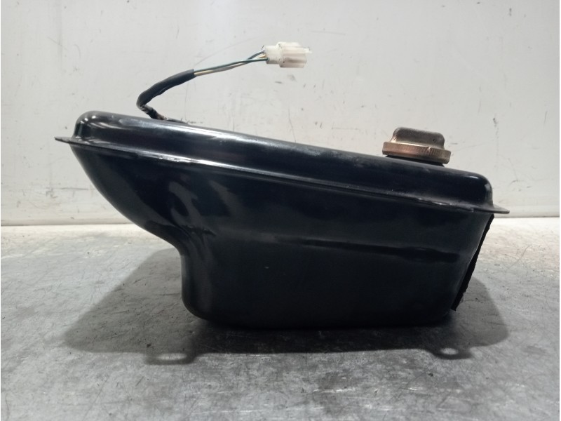 Recambio de deposito combustible para daelim besbi 125 besbi 125 referencia OEM IAM   