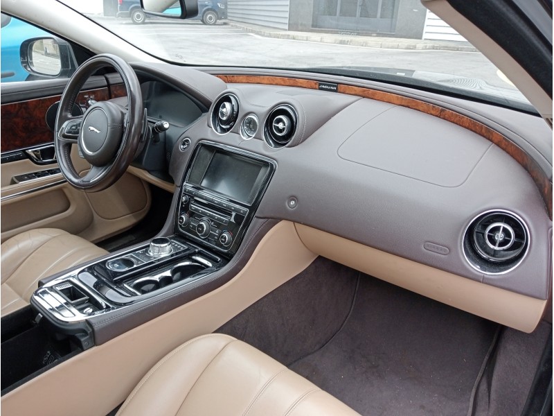 jaguar xj del año 2014