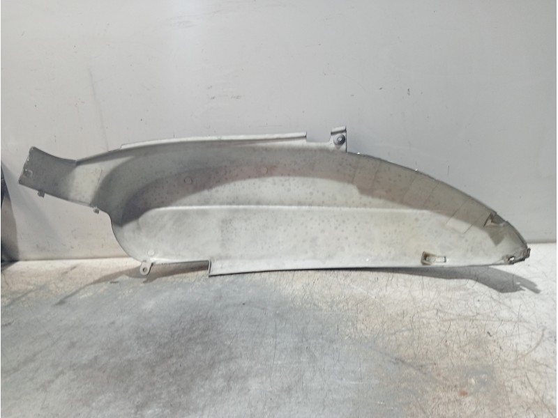 Recambio de aletin trasero izquierdo para daelim besbi 125 besbi 125 referencia OEM IAM   