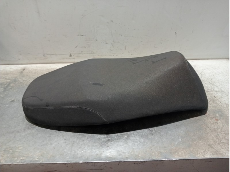 Recambio de asiento para daelim besbi 125 besbi 125 referencia OEM IAM   