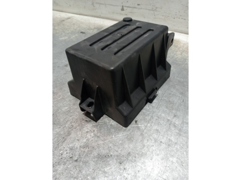 Recambio de caja trasera para daelim besbi 125 besbi 125 referencia OEM IAM   CAJA DE BATERIA