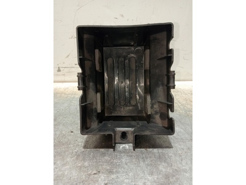 Recambio de caja trasera para daelim besbi 125 besbi 125 referencia OEM IAM   CAJA DE BATERIA