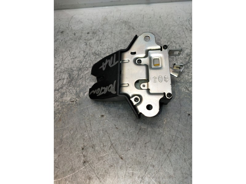 Recambio de motor cierre centralizado porton para audi a6 berlina (4a2) 40 tdi design referencia OEM IAM   4P