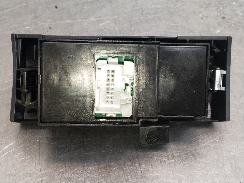 Recambio de mando multifuncion para chevrolet captiva 2.0 vcdi ls referencia OEM IAM EK9B03  