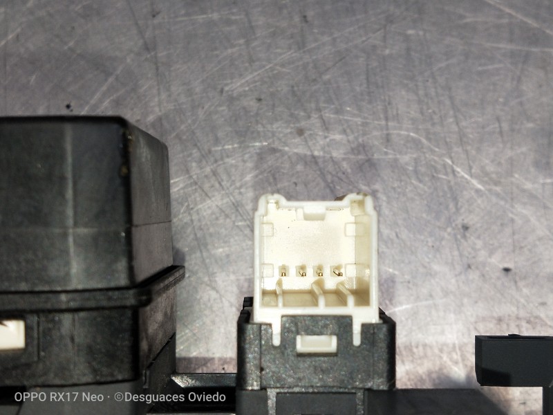 Recambio de mando elevalunas delantero izquierdo para chevrolet captiva 2.0 vcdi ls referencia OEM IAM 201003481  5P