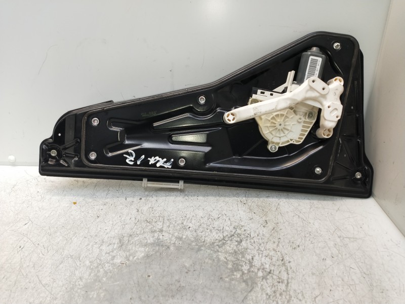 Recambio de elevalunas trasero izquierdo para land rover range rover sport v6 td s referencia OEM IAM AH2227001AA  