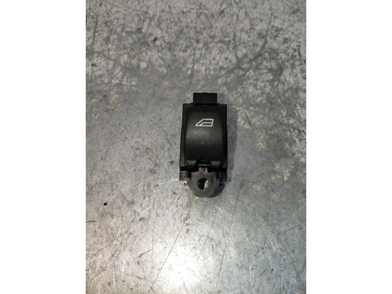 Recambio de mando elevalunas delantero derecho para land rover range rover sport v6 td s referencia OEM IAM AH2214717AB  