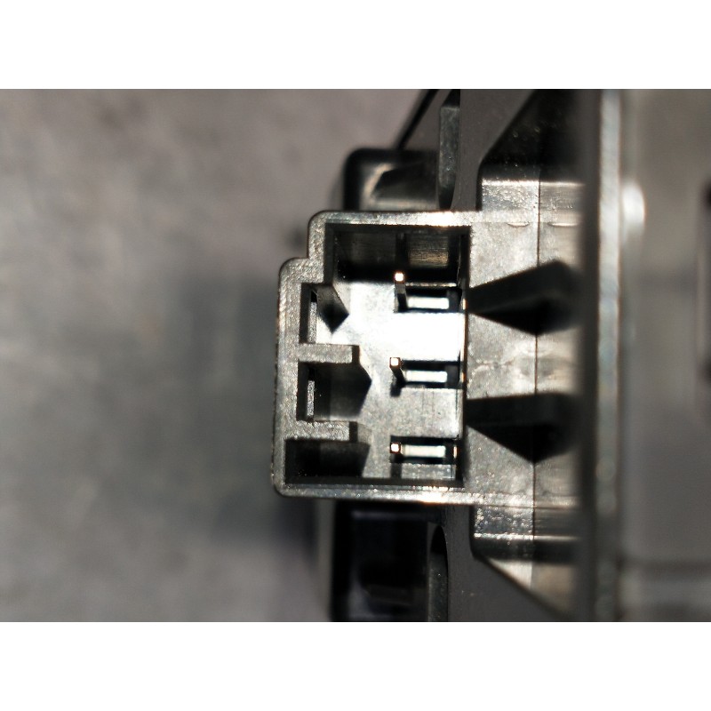 Recambio de mando elevalunas delantero izquierdo para land rover range rover sport v6 td s referencia OEM IAM AH2214540AC  