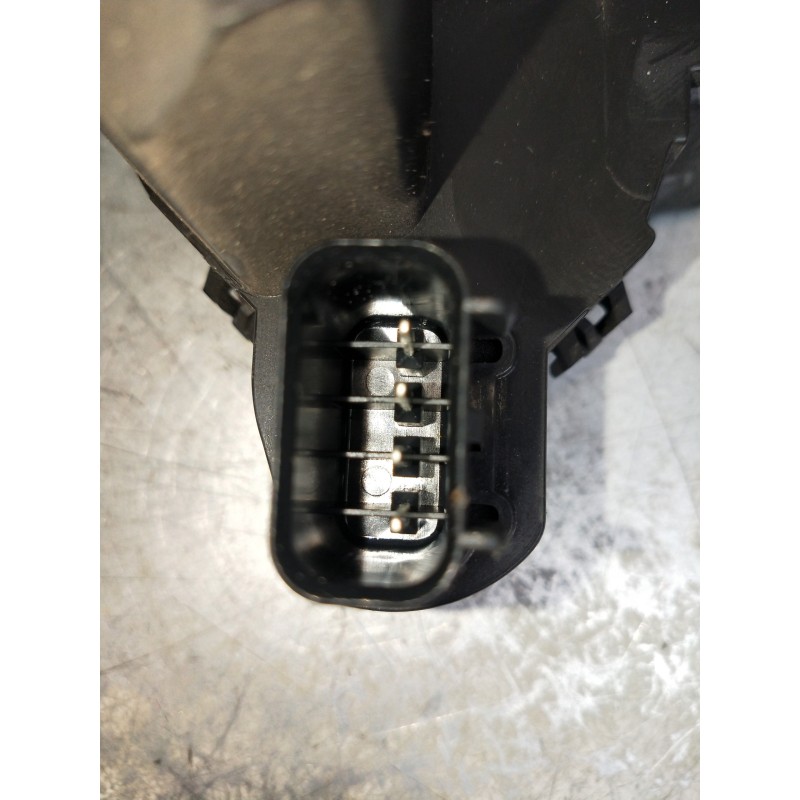 Recambio de motor cierre centralizado trasero derecho para land rover range rover sport v6 td s referencia OEM IAM 8X2A26412AC  