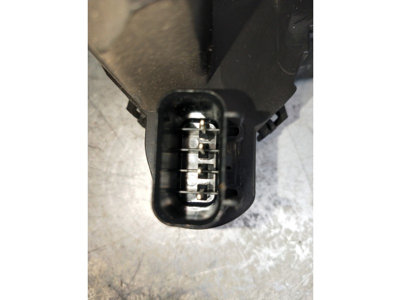 Recambio de motor cierre centralizado trasero derecho para land rover range rover sport v6 td s referencia OEM IAM 8X2A26412AC  