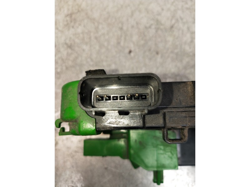 Recambio de motor cierre centralizado trasero derecho para hyundai i40 style blue referencia OEM IAM 814203Z000  4P