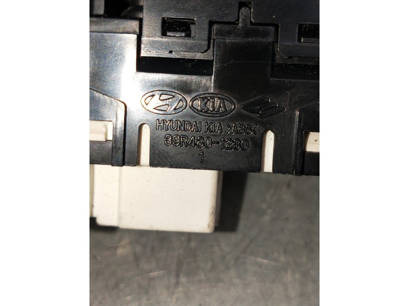 Recambio de mando retrovisor para hyundai i40 style blue referencia OEM IAM 39R4801230  