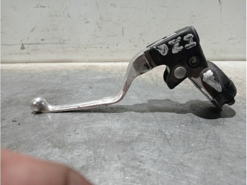 Recambio de maneta exterior delantera izquierda para keeway superlight 125 referencia OEM IAM   