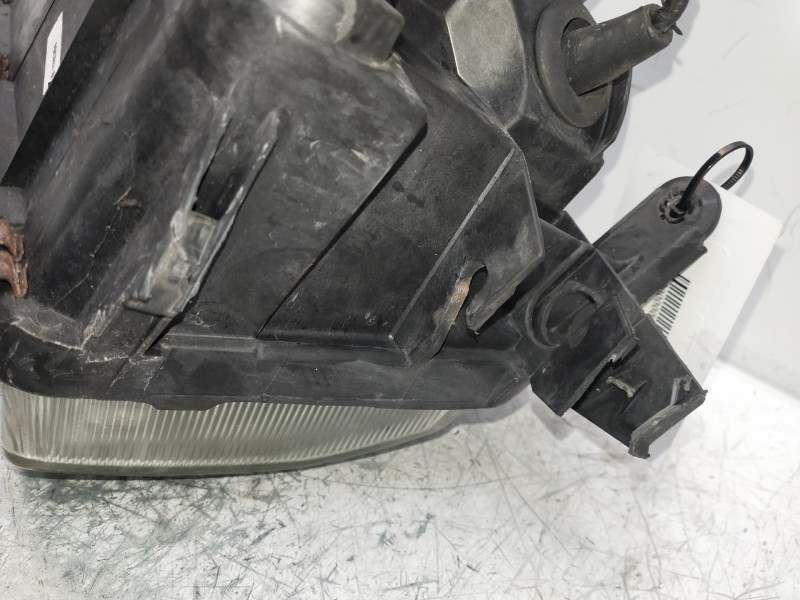 Recambio de faro derecho para opel vectra a cd diamant referencia OEM IAM 54530388 54530058 VER FOTOS PATILLA ROTA