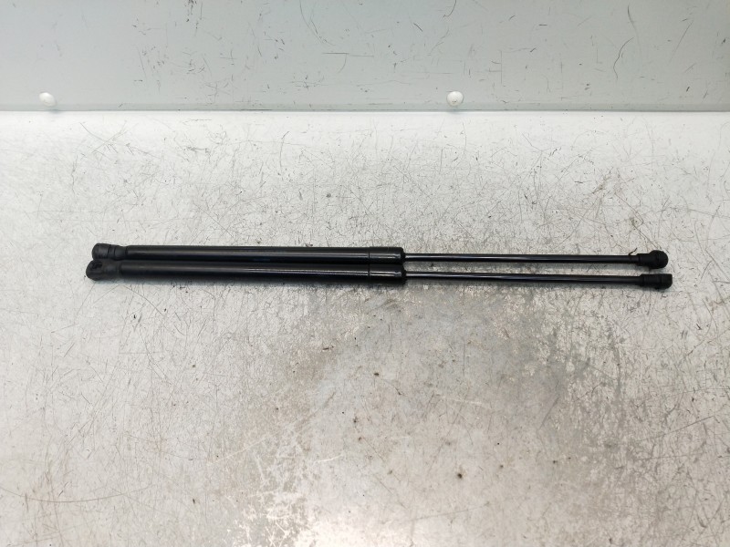 Recambio de amortiguadores maletero / porton para volkswagen polo (9n3) advance referencia OEM IAM 6Q6827550C  